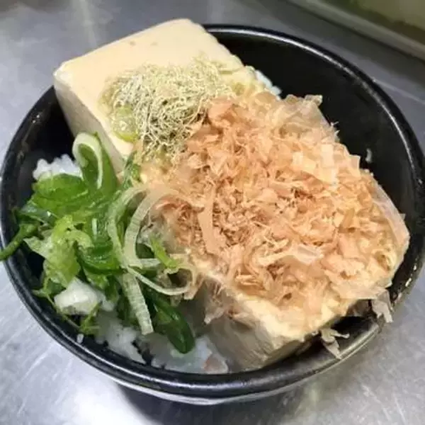 ラーメン店『拉ノ刻』が居酒屋に進化…関西風出汁おでんと名古屋味噌おでんの食べ比べや刺し盛りも味わえる店