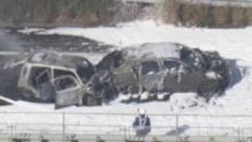 最初に衝突した2台が炎上…中央道で車3台が絡む玉突き事故 燃えた車から全員が脱出しケガ人はいない模様