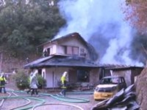 70代男性と連絡取れず…三重県御浜町の住宅で火事 焼け跡から1人の遺体見つかる 男性の妻もヤケドをして搬送