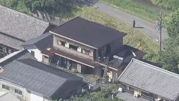 「黒煙が出ている」と通報…三重県四日市市で住宅火災 2階建ての1棟が全焼 当時中に人はおらずケガ人なし