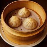 「薄皮小籠包に台湾風手羽先も…紅油ピータンまぜそばや塩卵蒸しまんも楽しめる栄の実力派台湾料理店」の画像1