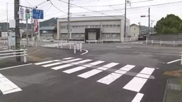 夜にランニング中の33歳女性が横断歩道で車にはねられ重傷 車は走り去るもその後警察が関与したとみられる人物から話聞く