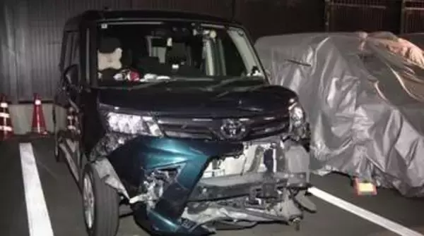 車側に一時停止義務…夜の交差点で直進バイクと右折の車が衝突 バイクの20代位の女性が意識不明の重体 車の20歳運転手逮捕