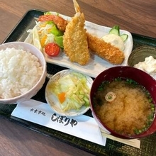 海老と衣の黄金バランスに感動…南知多の老舗旅館の味が名古屋上陸 サクぷり海老フライが主役の専門店