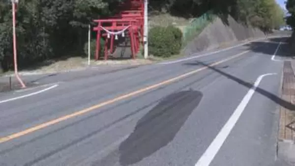 無免許でバイクに3人乗りして軽バンに追突し逃走か 逃げた2人のうち16歳少年を逮捕 警察がもう1人の行方追う