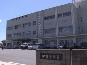 自転車の94歳男性が22歳女子大学生運転の軽自動車にはねられ意識不明の重体 男性はヘルメット着用せず
