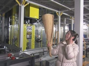 完全自動システムで運用…マイナス25度で冷凍食品を保管する次世代倉庫が誕生 約7千平方mの広さを10人程で