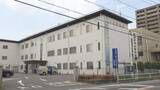 「知人男性にオイルかけ火をつけたか 自称・作業員の19歳男を逮捕 男性は川に飛び込むも足などに全治2週間のヤケド」の画像1