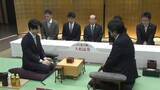 「16日から2日制で…名人戦七番勝負第4局を前に検分 藤井六冠が勝てば4連覇 挑戦者・糸谷九段は巻き返し図る」の画像1