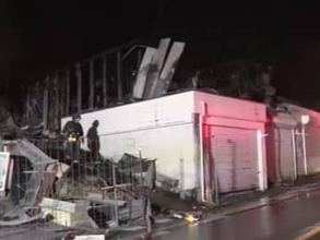 51歳息子と16歳孫の2人とは連絡取れず…愛知県岡崎市で住宅が全焼 住人の女性ともう1人の孫が煙吸って喉をヤケド