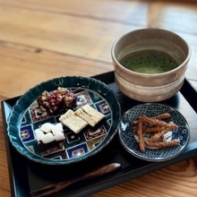 魚割烹の人気デザートが進化…甘さ控えめ餡で作る和洋融合の創作よーかんが楽しめる本山発の和カフェ