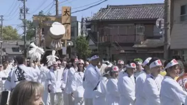 斎藤工さんや平祐奈さんの姿も…伊勢神宮式年遷宮に向けた御用材を奉納『お木曳行事』参加者が1km先の外宮まで運ぶ