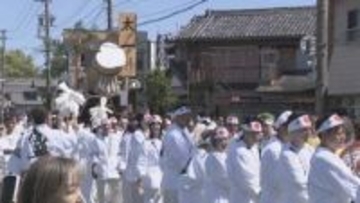 斎藤工さんや平祐奈さんの姿も…伊勢神宮式年遷宮に向けた御用材を奉納『お木曳行事』参加者が1km先の外宮まで運ぶ