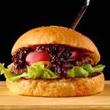 「パティ3枚の衝撃「富士キングバーガー」も…肉の旨さで勝負する栄・住吉に誕生した話題の本格バーガー店」の画像1