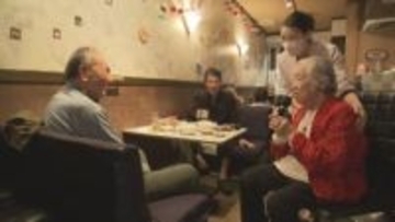 要介護でも「自分らしく生きるために」高齢者ケアのプロがもてなす『介護スナック』飲酒リスク等で普及への壁も