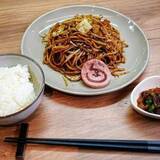 「激辛ホルモンに飛騨牛すじも…個性派焼きそばが揃う話題の焼きそば専門店 もちもち太麺にこだわりソース」の画像1