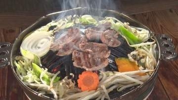極上の新鮮なラム肉が…山奥に多くの客が訪れる人気焼肉店 酒樽を再利用したユニークな個室で味わう特別感