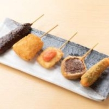 味噌串カツに大根串も…サク軽衣で食べやすい30種以上の串揚げと名古屋名物が味わえる神宮前の気軽な串カツ店