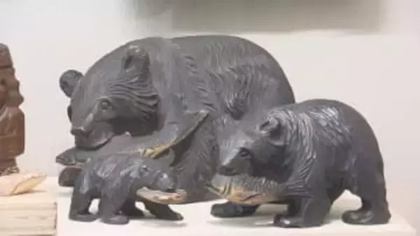 昭和の日本を巡っているかのよう…昭和30～50年代に全国で売られていた土産物等の特別展 木彫りの熊など約2千点