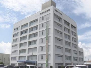 歩行者の69歳男性が軽自動車にはねられ死亡 運転手の52歳男性にケガなし 現場は高校の前の片側2車線の道路