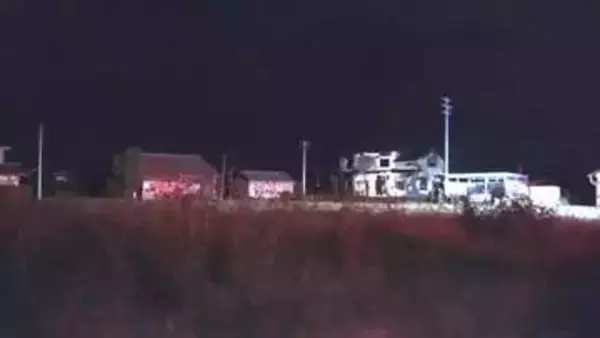ガレージの一部も燃える…愛知県西尾市で住宅が全焼する火事 住人の夫婦2人がケガ 同居する息子は外出中で無事