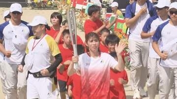 須田亜香里さんもランナーに…アジア大会の聖火リレーがスタート 吉田沙保里さんや鍵山優真選手らがトーチつなぐ