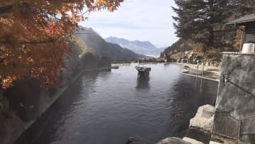 「なくなるのは寂しい」　“絶景の露天風呂”　木島平村の馬曲温泉が営業終える【長野】