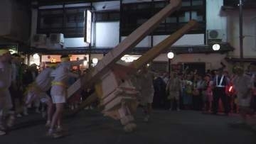 熱気！“天下の奇祭”　木曽町の伝統「みこしまくり」400キロを超える「みこし」を転がす【長野・木曽町】
