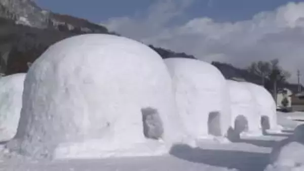 雪集めに苦労も　長野県飯山市の冬の風物詩“かまくらの里”準備進む