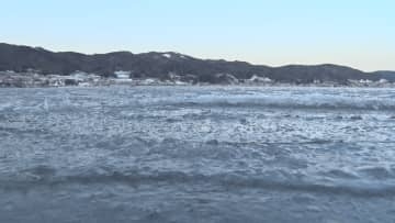 「楽しみですねえ」波が凍り時間が止まったような…湖面　3シーズンぶり諏訪湖が全面結氷　8シーズンぶりの「御神渡り」出現に期待！【長野】