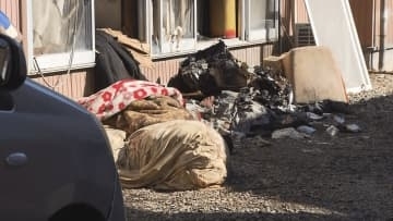 千曲市で住宅火事 　1人心肺停止の状態で救急搬送　70代の住人の男性か　屋内から出火したとみて原因調べる【長野】