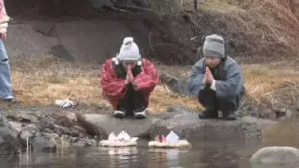 「核兵器や戦争をなくす」ひな祭りの伝統行事　北相木村で児童が「家難祓（かなんばれ）」悩みや災いをひな人形に託して流す【長野】