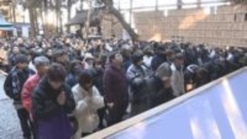 「家族の健康を願って…」諏訪大社は初詣の参拝者でにぎわう【長野】