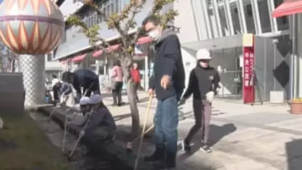 みんなでやると楽しいね　自分たちの住む街をきれいに…児童が「せせらぎ清掃」【長野・松本市】