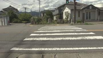 長野市の県道　横断歩道を渡っていた女子高校生(15)が軽乗用車にはねられけが　過失運転致傷の疑いで会社員の女(53)を現行犯逮捕