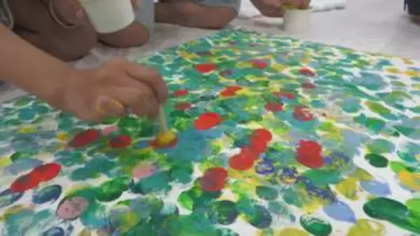 43人の力で世界に一つだけの作品　伊那市の発電所に飾る巨大アート　地元の児童が現代アーティスト越ちひろさんと制作【長野】