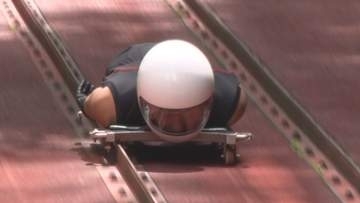 スタートの速さを競う　長野市でプッシュスケルトンの公式戦　会場のスパイラルは国内唯一そり競技のトレーニング地【長野】