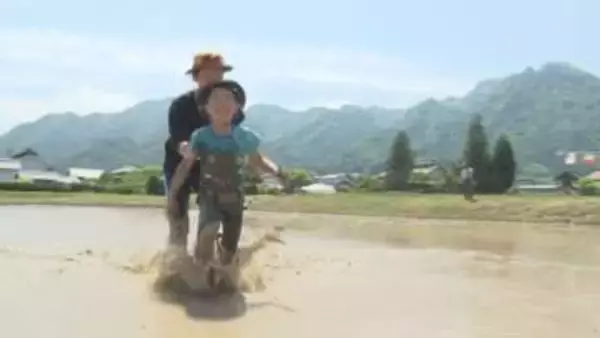 田園地帯に響く笑い声　上田市でどろんこ運動会　地元の自然に親しんでもらおうと初開催　「どろどろで気持ちいい」【長野】
