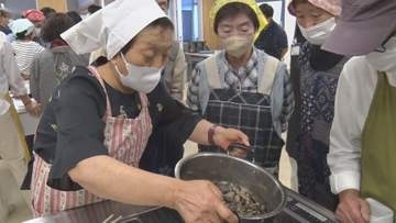 「やわらかい。おいしい」佐久地域の郷土食を次世代へ「小ブナの甘露煮」作り　伝統的な調理法学ぶ料理講習会　定員上回る人気【長野】