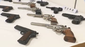 「子どもの頃から銃を集めるのが好きだった」銃刀法違反の疑い　拳銃コレクターの長野市の65歳男性書類送検　殺傷能力のある回転式拳銃など合わせて16丁を所持【長野】