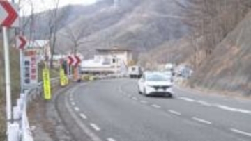 魔の右カーブ  国道142号のカーブで２人死亡　長い下り坂「フェード現象」防ぐには…【長野】