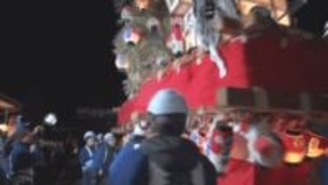 乗っているのは小学4年生から6年生の子供たち　勇壮！巨大な山車ぶつけ合い　五穀豊穣・無病息災願う　御影新田の道祖神祭り【長野】