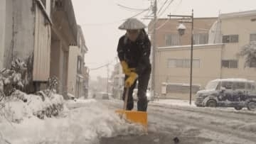 強い冬型の気圧配置　北部の山沿いを中心に雪　信濃町で25センチ　野沢温泉17センチ　12日午前10時時点
