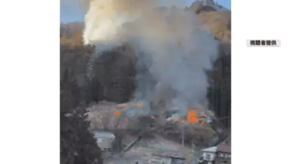 ３連休初日に温泉街近くで山林火災　たき火の火が燃え広がったか…消火活動続く【長野県上田市・２１日午後８時現在】