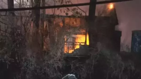 伊那市で未明に住宅3棟全焼　火元の住宅の焼け跡から遺体見つかる　住人の70代男性と連絡取れず【長野】