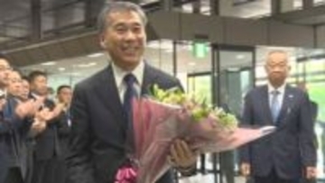 「市役所を風通しの良い組織に…」伊那市・吉田浩之新市長が初登庁「職員は市民とのコミュニケーションを図って」【長野】