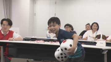 「将来、投資とかするかな」円高・円安はどう決まる？　サイコロゲームで楽しく学ぶ為替の仕組み　証券会社がお金の教室を初開催【長野】