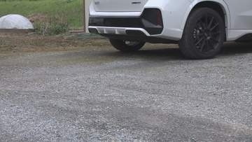 「車の下で倒れていて意識がない」　塩尻市の民家敷地内で車にひかれたか　住人の88歳女性死亡　車運転の男性は女性の家族【長野】