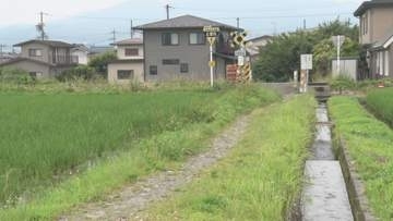 イノシシに襲われ高齢男性2人がけが…安曇野市の現場周辺で5件の目撃　13日も学校の登校時間に合わせて警戒続ける【長野】