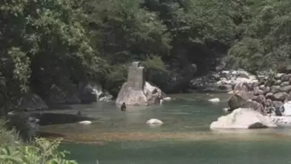 川遊び中の水難防止を　レジャースポット・阿寺渓谷で警察が啓発活動　水難事故はすでに去年に並ぶ　大人もライフジャケットの着用を【長野】